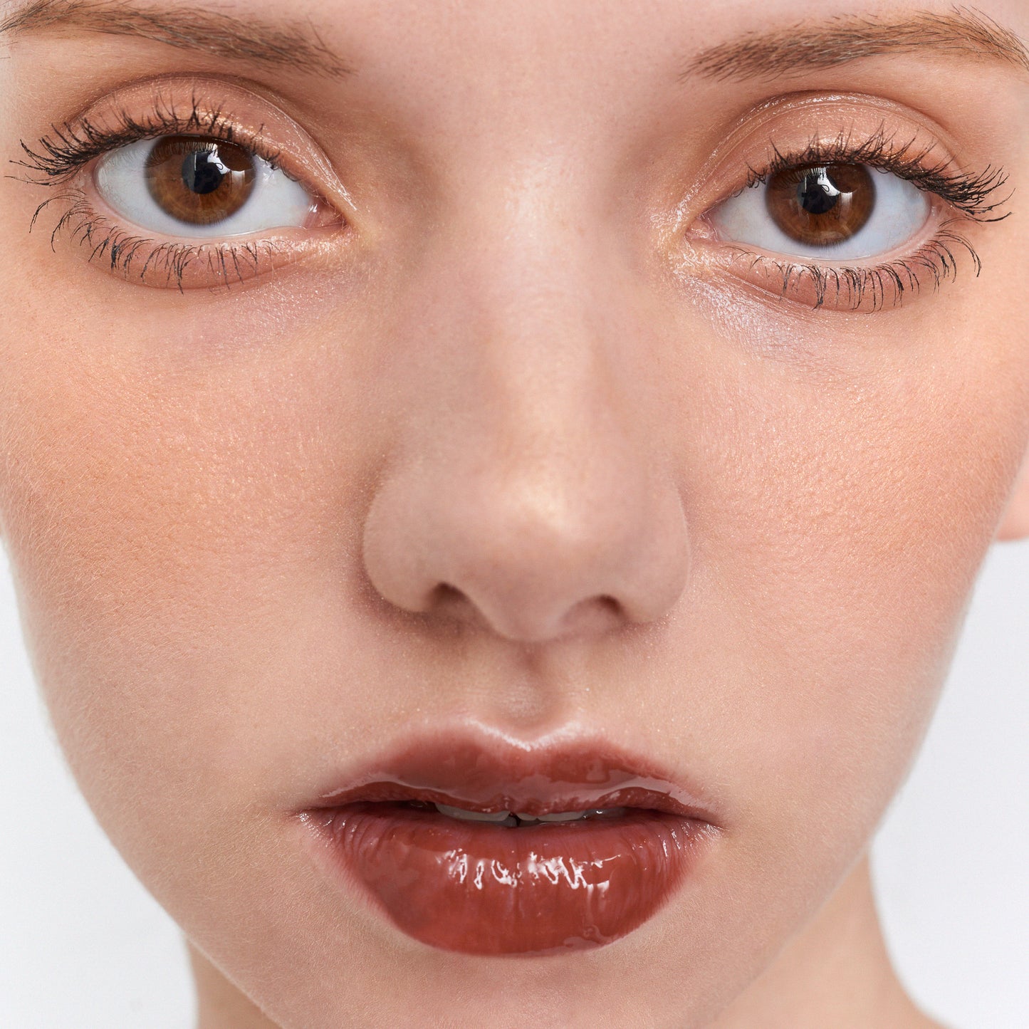 YEAU plumping lip gloss 04 : Mahogany