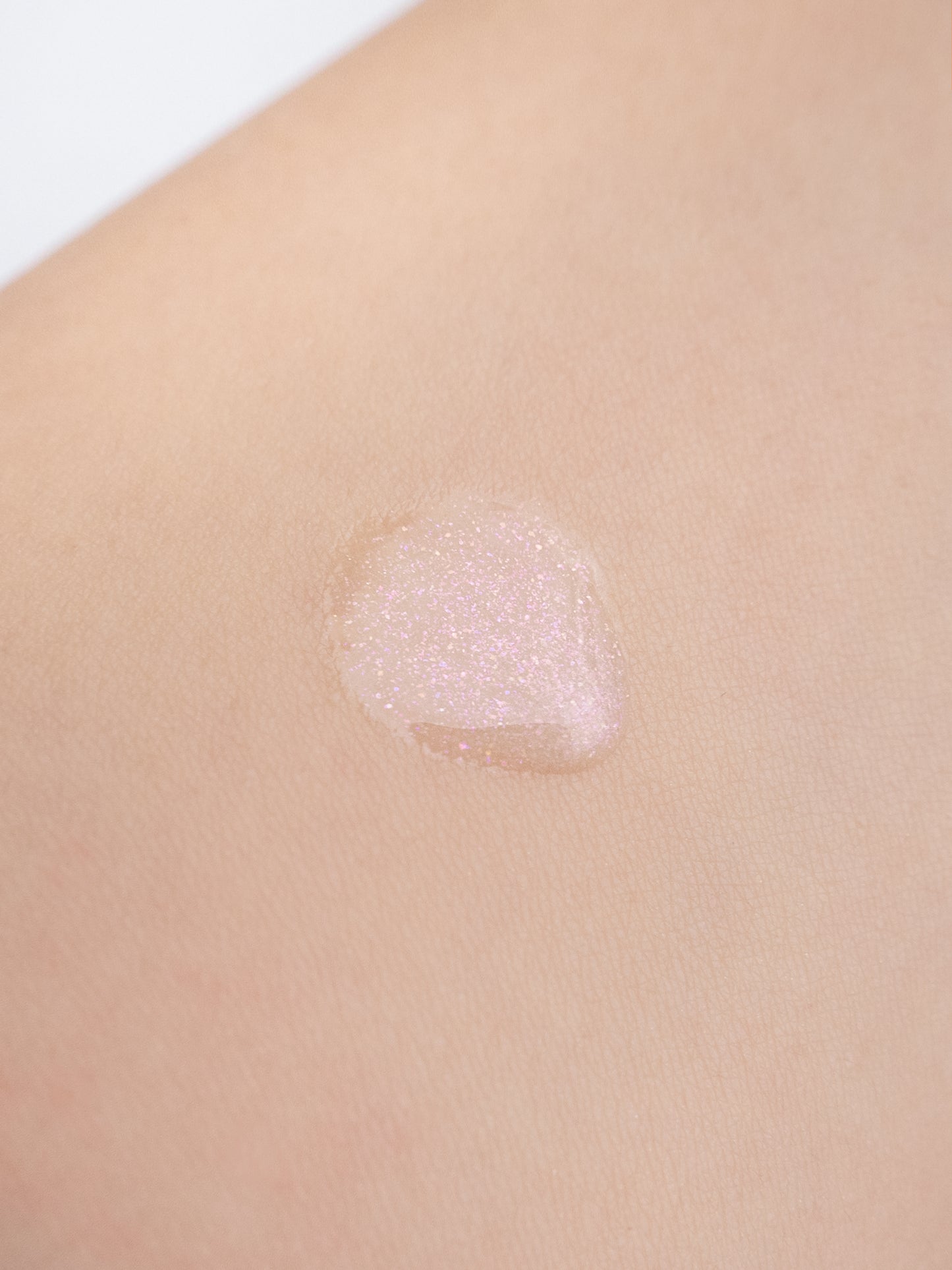YEAU plumping lip gloss 05 : Shimmer Pink