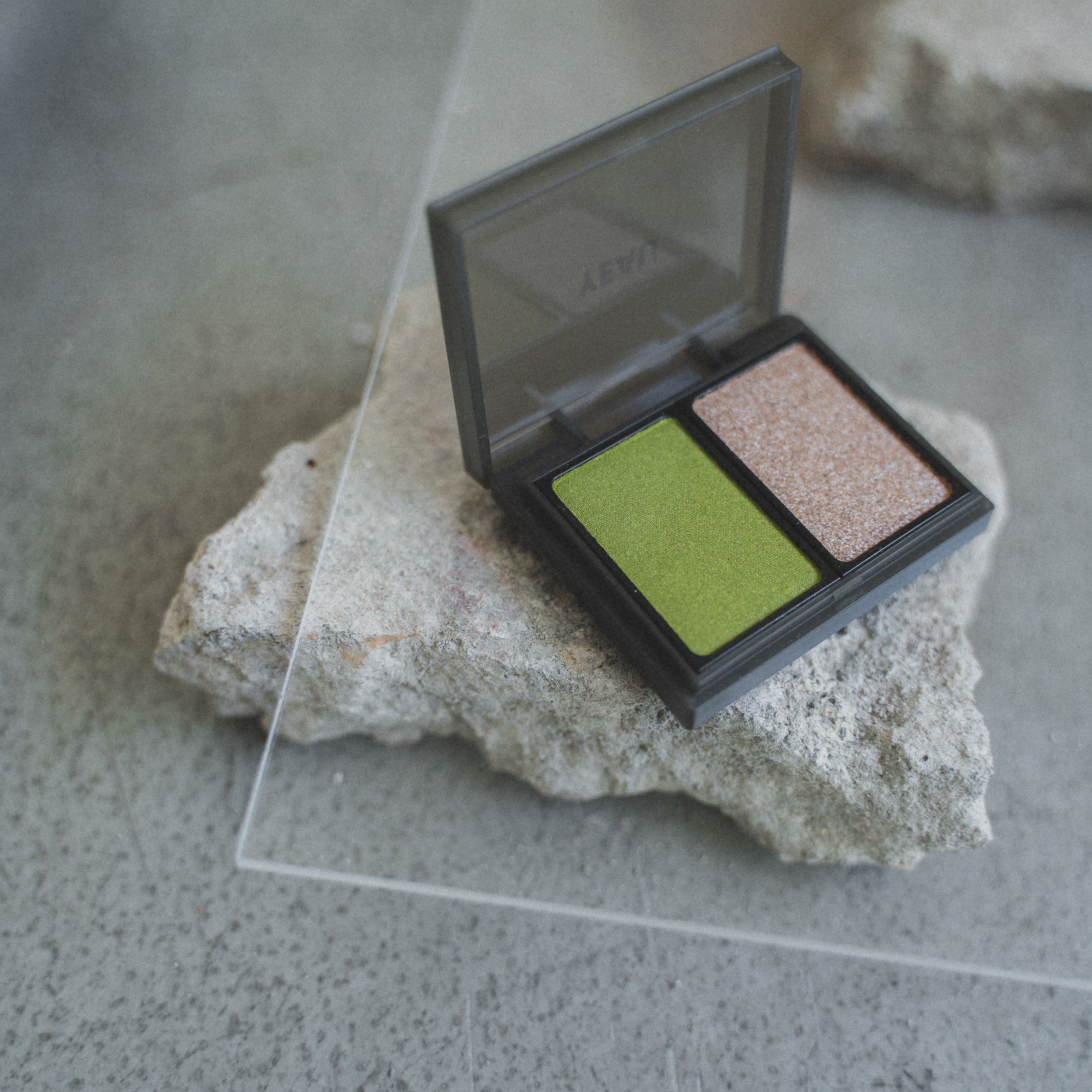 YEAU depict eye shadow 02