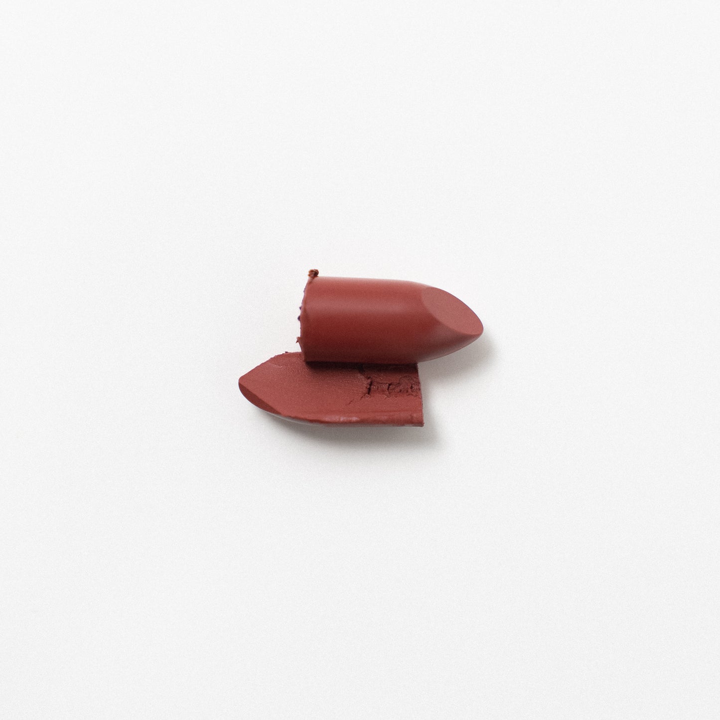 YEAU affection matte lip stick 05 : fig red