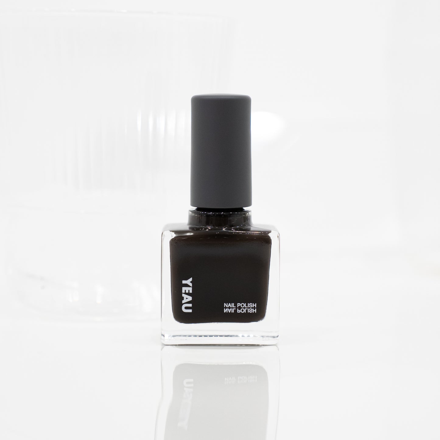 YEAU nail polish 03:sheer black