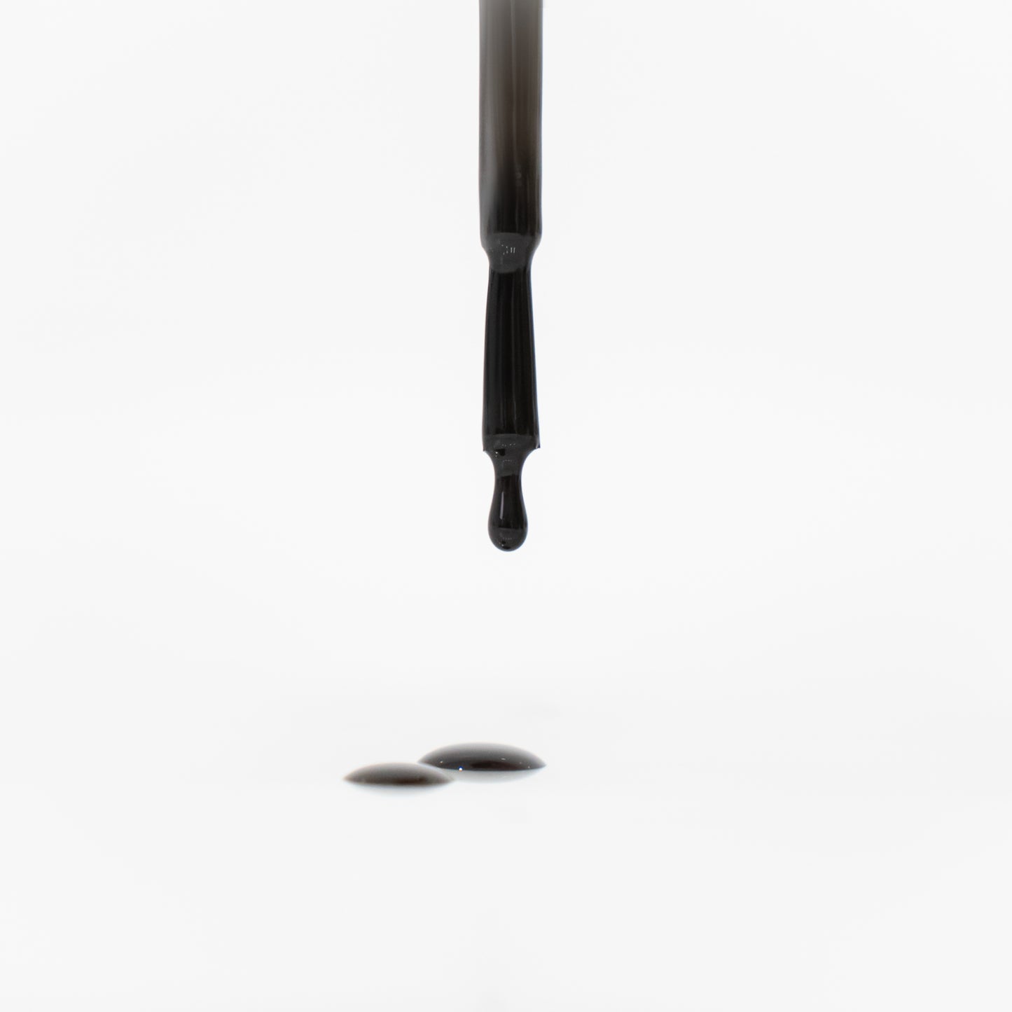 YEAU nail polish 03:sheer black