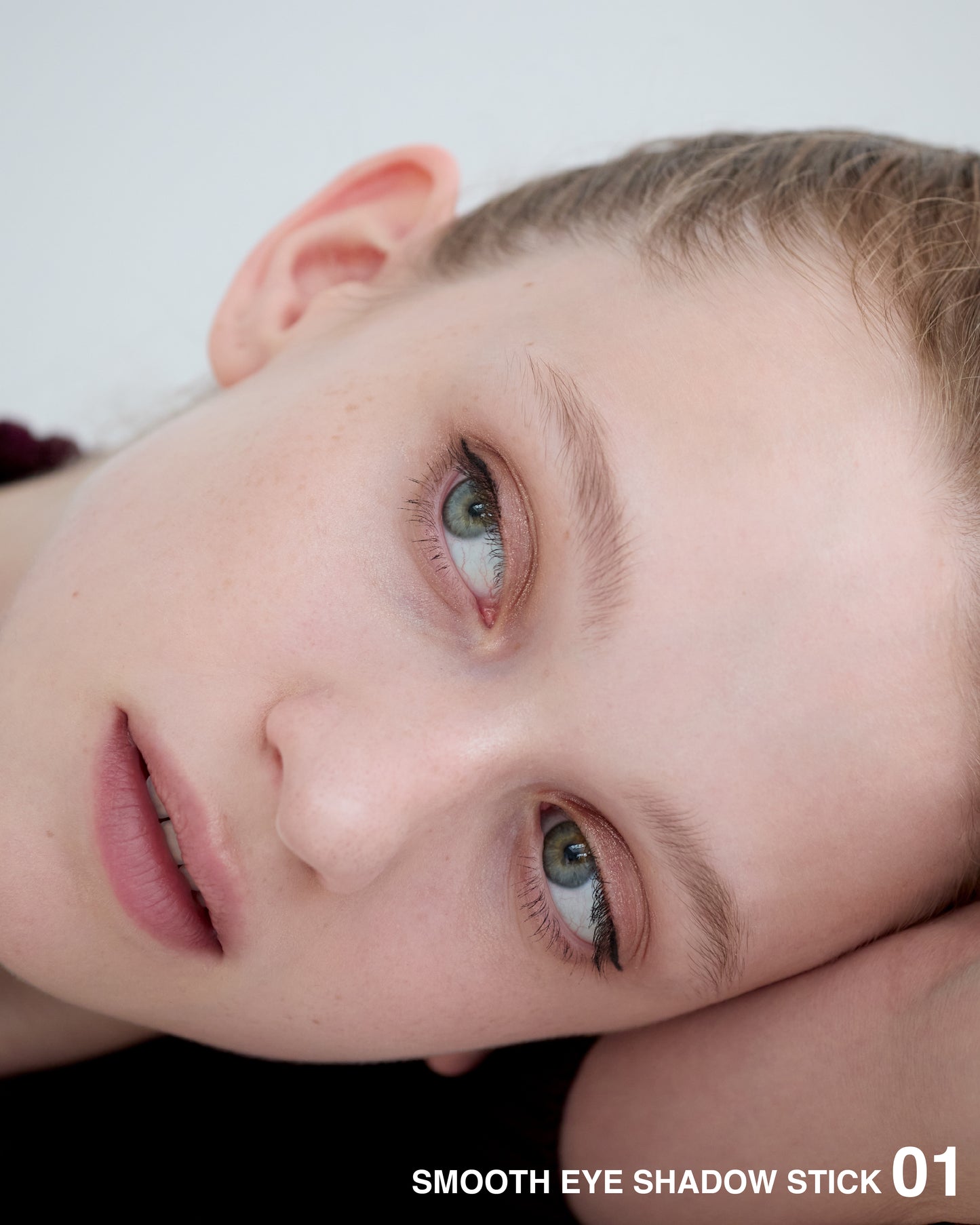 YEAU SMOOTH EYE SHADOW STICK