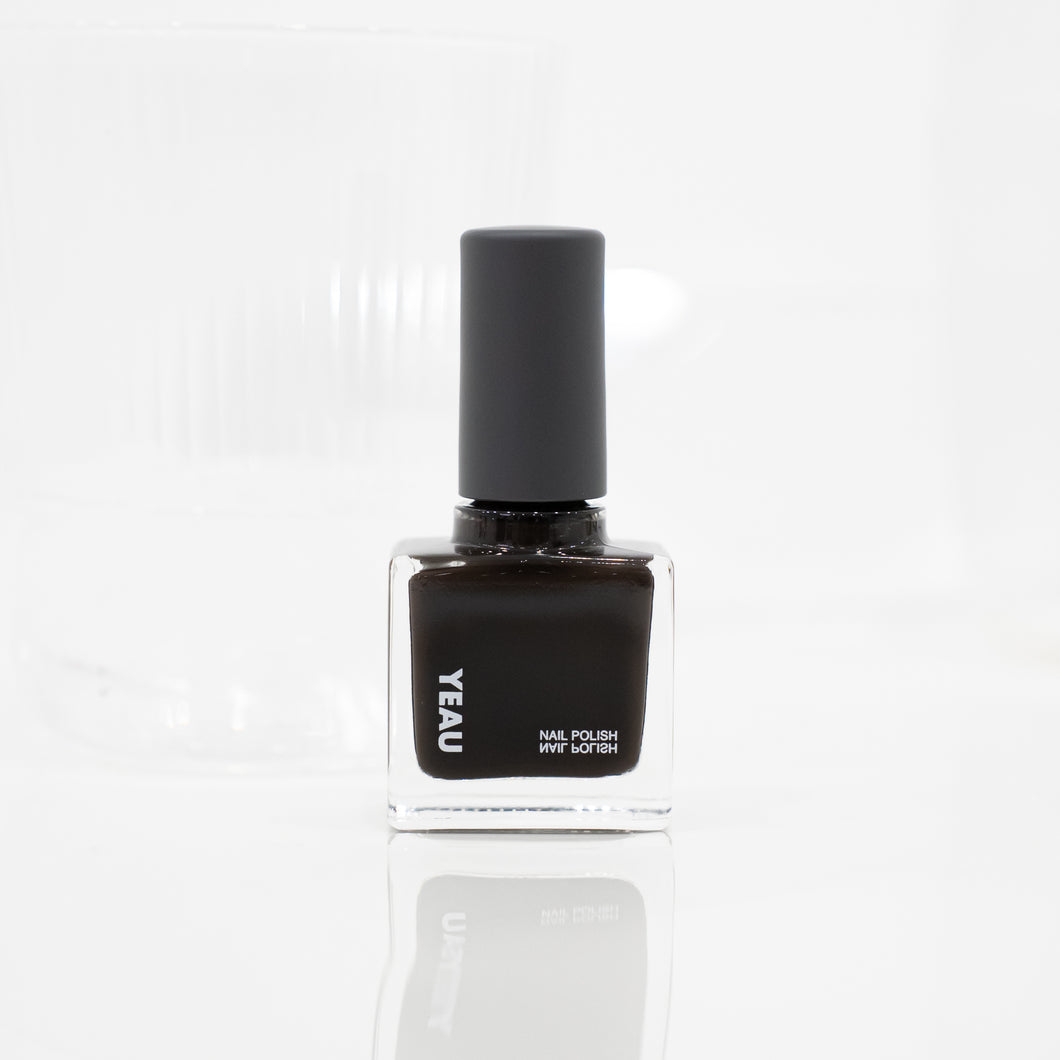 YEAU nail polish 03:sheer black