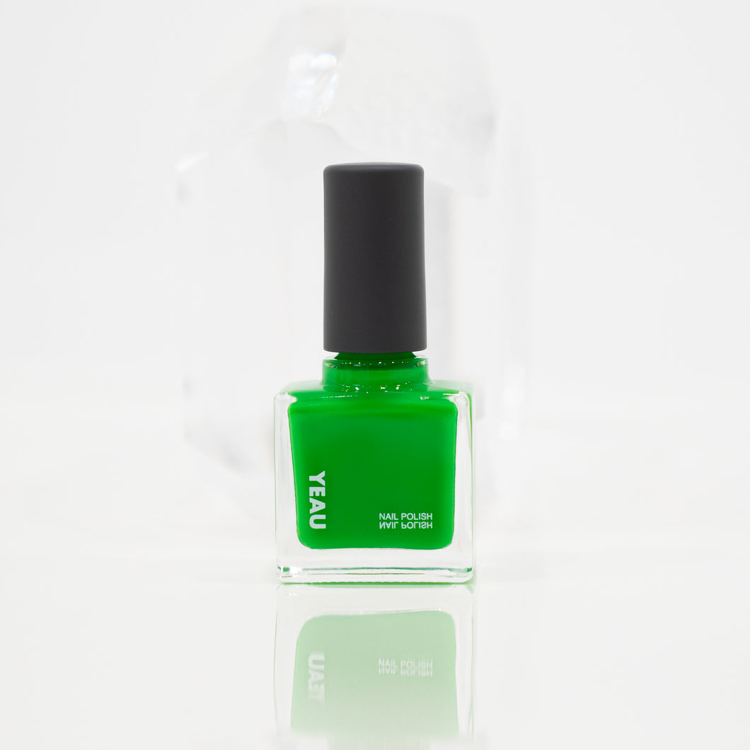 YEAU nail polish 01:sheer green